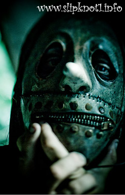 http://www.slipknot1.info/news/data/upimages/chris.jpg